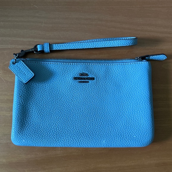 Coach Pebble Leather Wristlet - Picture 1 of 2